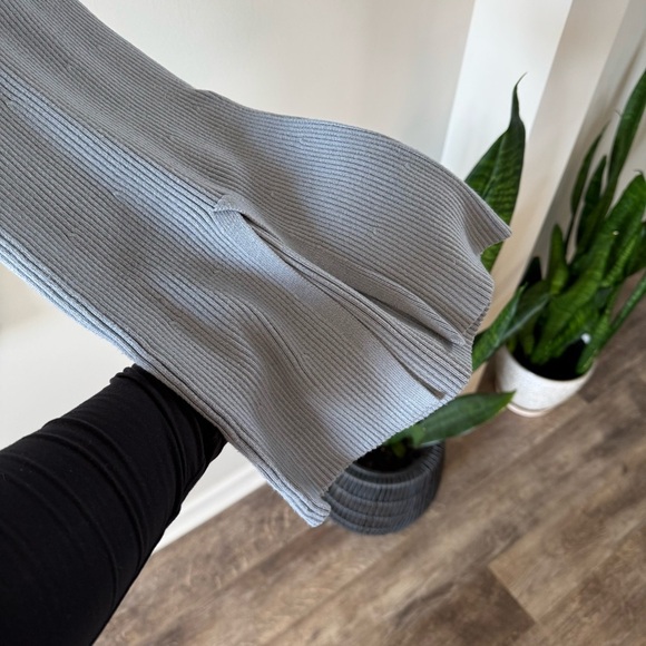 Abercrombie & Fitch Ribbed Kick Flare High Rise Sweater Pants - Dusty Blue - Picture 3 of 7